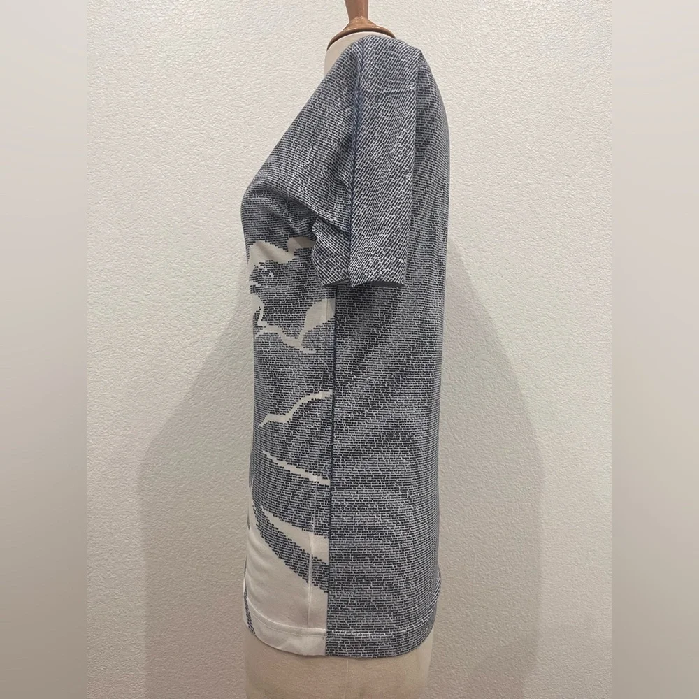 Lithographs soft fabric T shirt.‎ Damaged! Please read description!